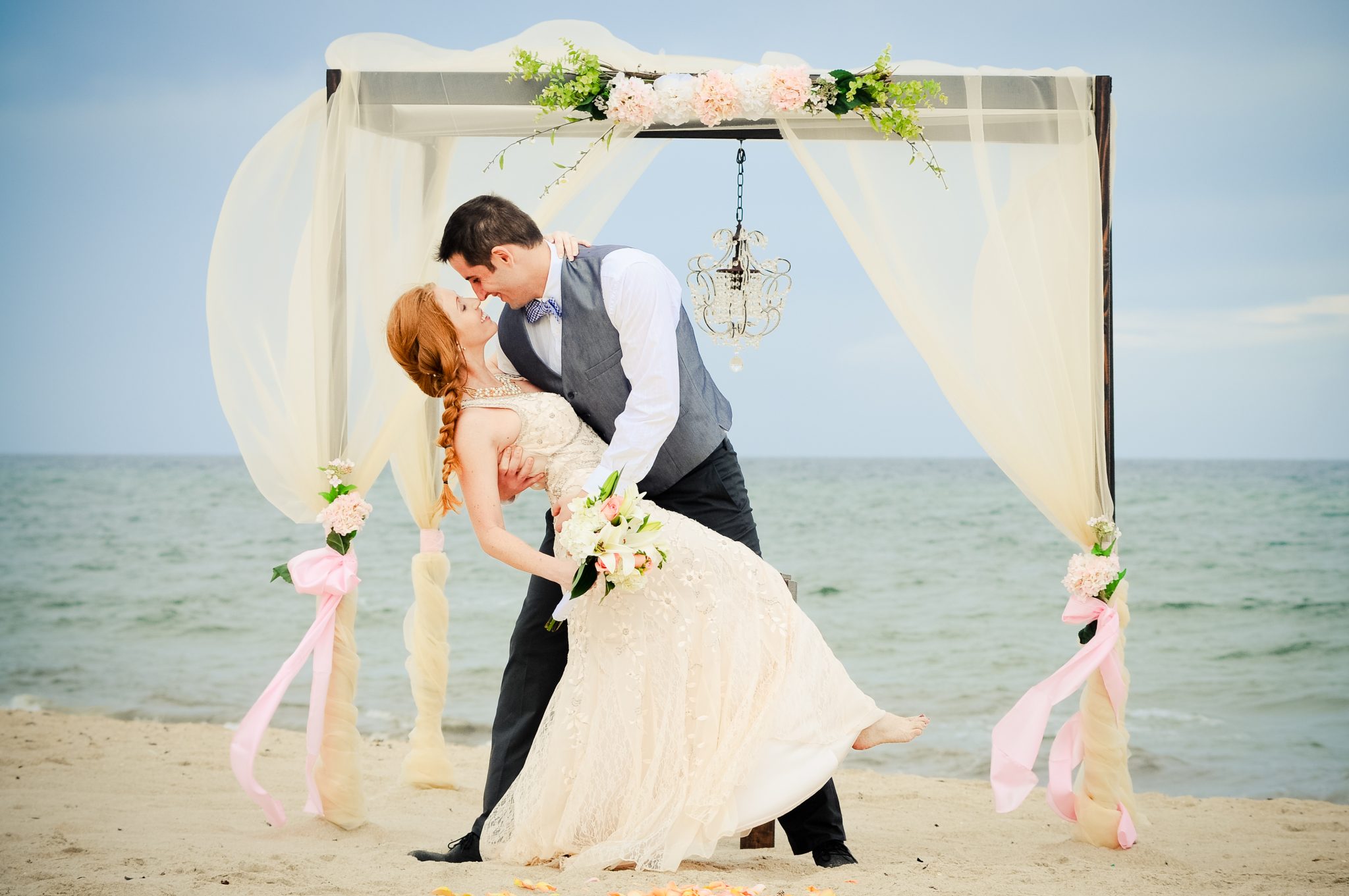 Trang điểm cô dâu khi tổ chức tiệc cưới ở biển