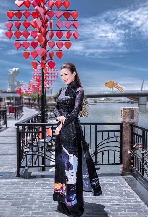 Rộn ràng xuống phố để chụp hình áo dài ngoại cảnh cực ấn tượng