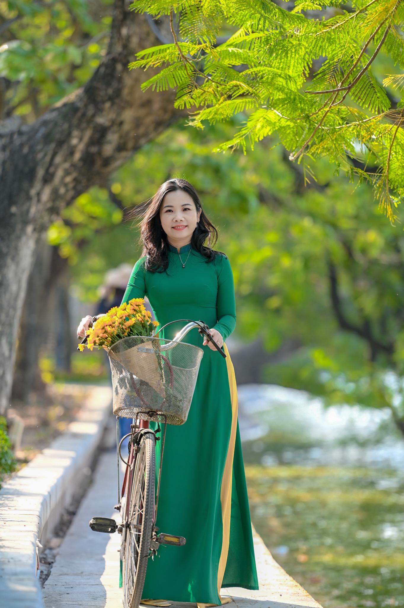 Rộn ràng xuống phố để chụp hình áo dài ngoại cảnh cực ấn tượng
