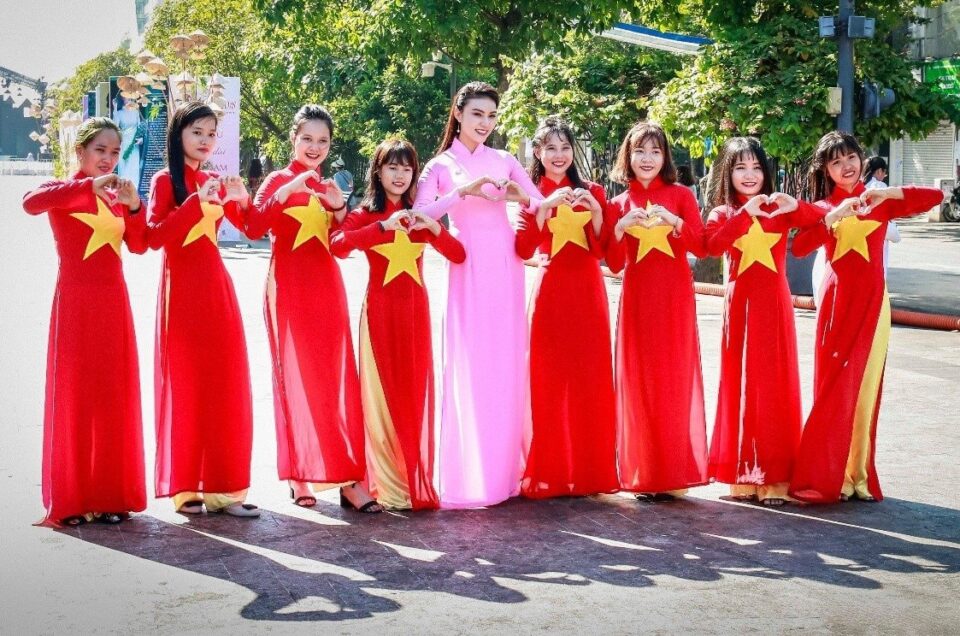 Đắm chìm trong dịch vụ chụp hình áo dài 2/9 tại TP.HCM cùng Lavender Studio