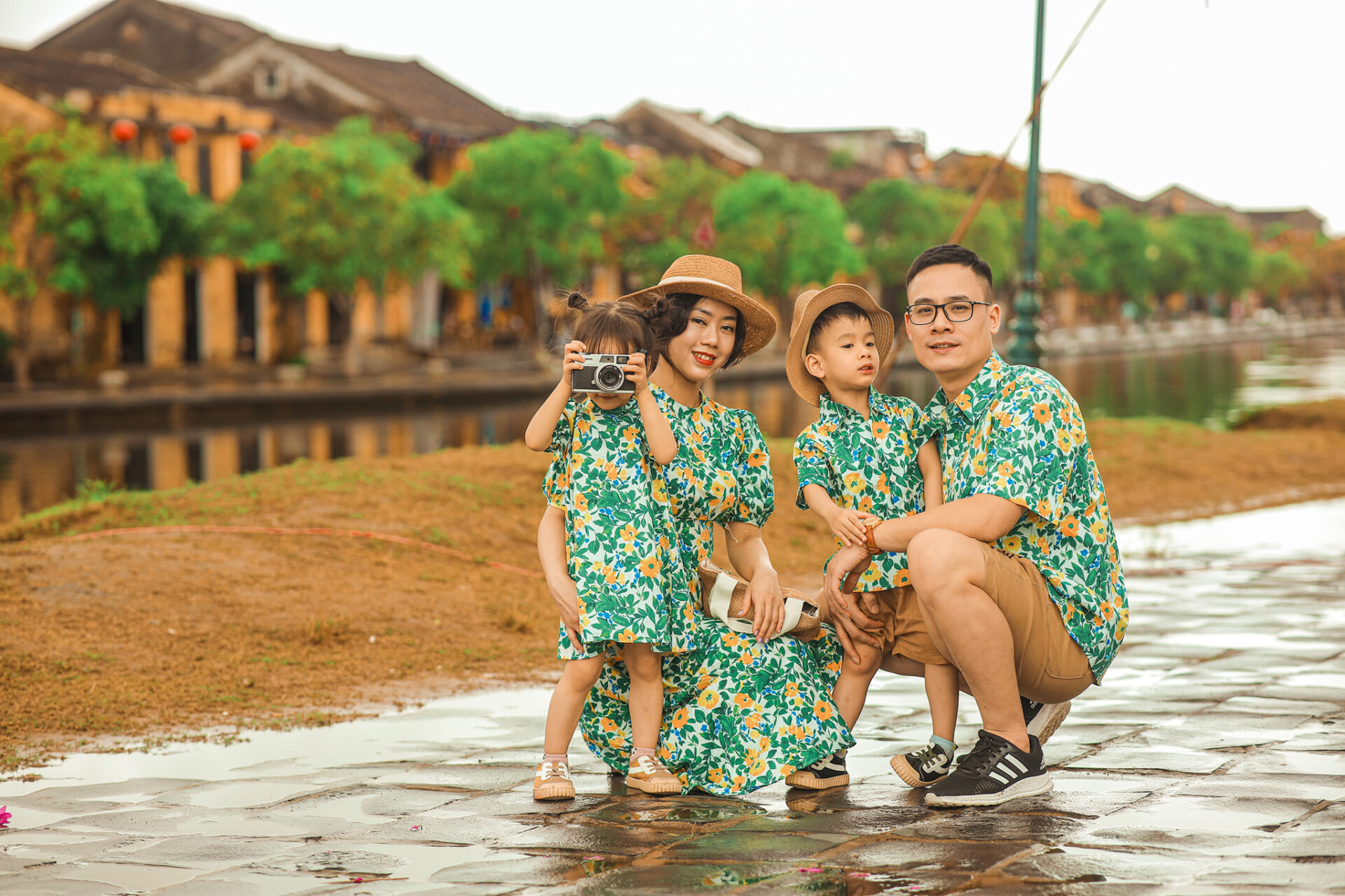 Cách chọn dịch vụ ghép ảnh gia đình tại Hội An đảm bảo chất lượng