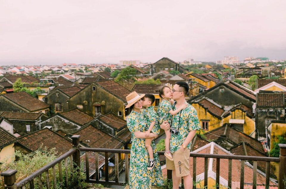Cách chọn dịch vụ ghép ảnh gia đình tại Hội An đảm bảo chất lượng