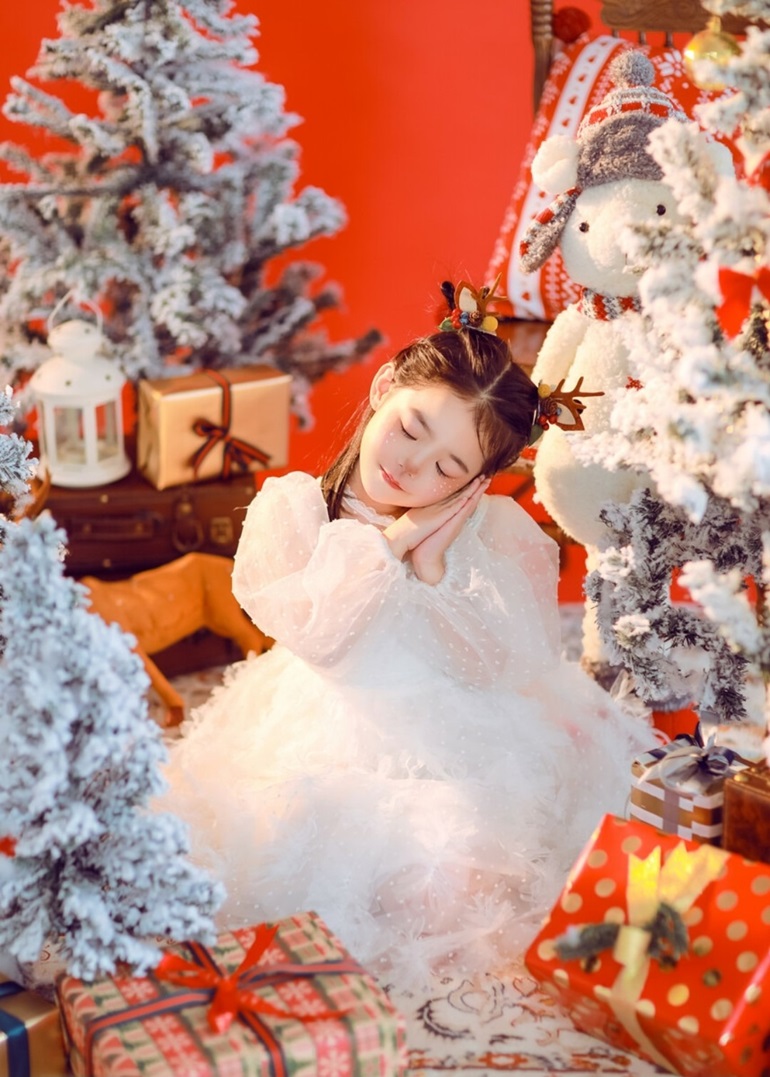 Gợi ý nhanh concept chụp ảnh noel cho trẻ em ngộ nghĩnh dễ thương