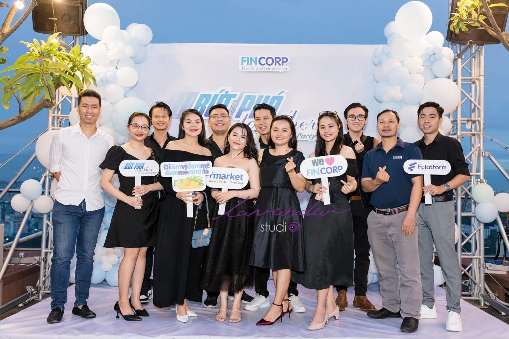 Year end party tại TP.HCM bùng nổ cảm xúc trong từng khung hình Year end party tại TP.HCM bùng nổ cảm xúc trong từng khung hình