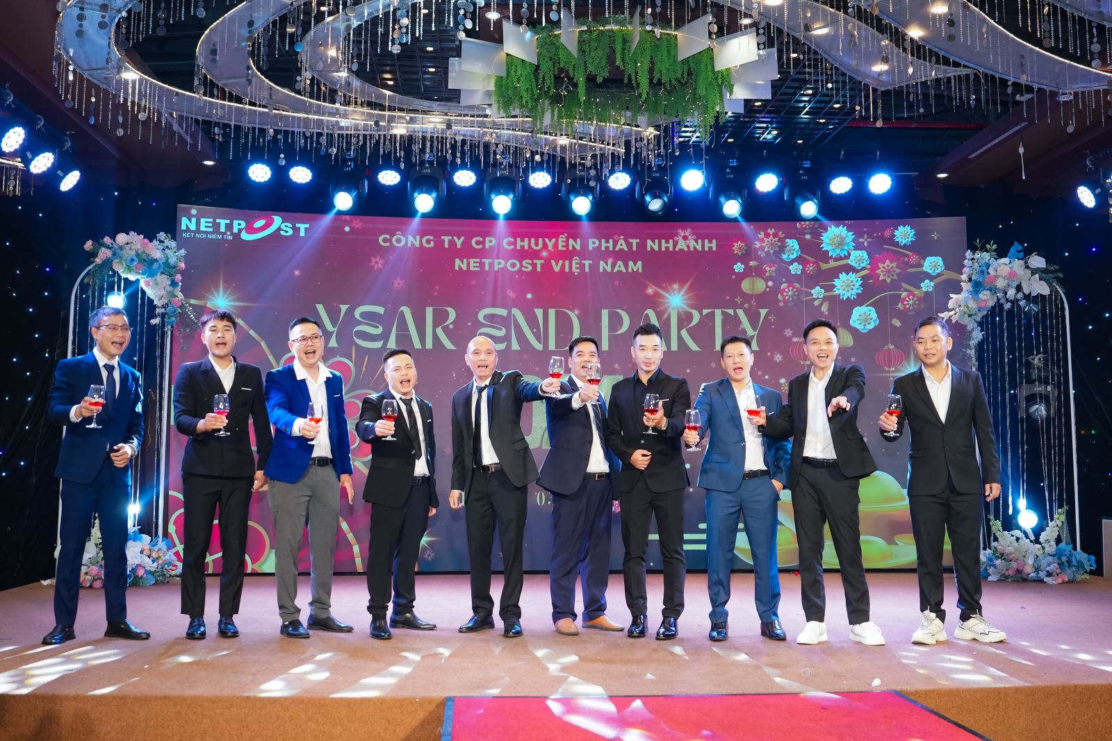 Year end party tại TP.HCM bùng nổ cảm xúc trong từng khung hình Year end party tại TP.HCM bùng nổ cảm xúc trong từng khung hình