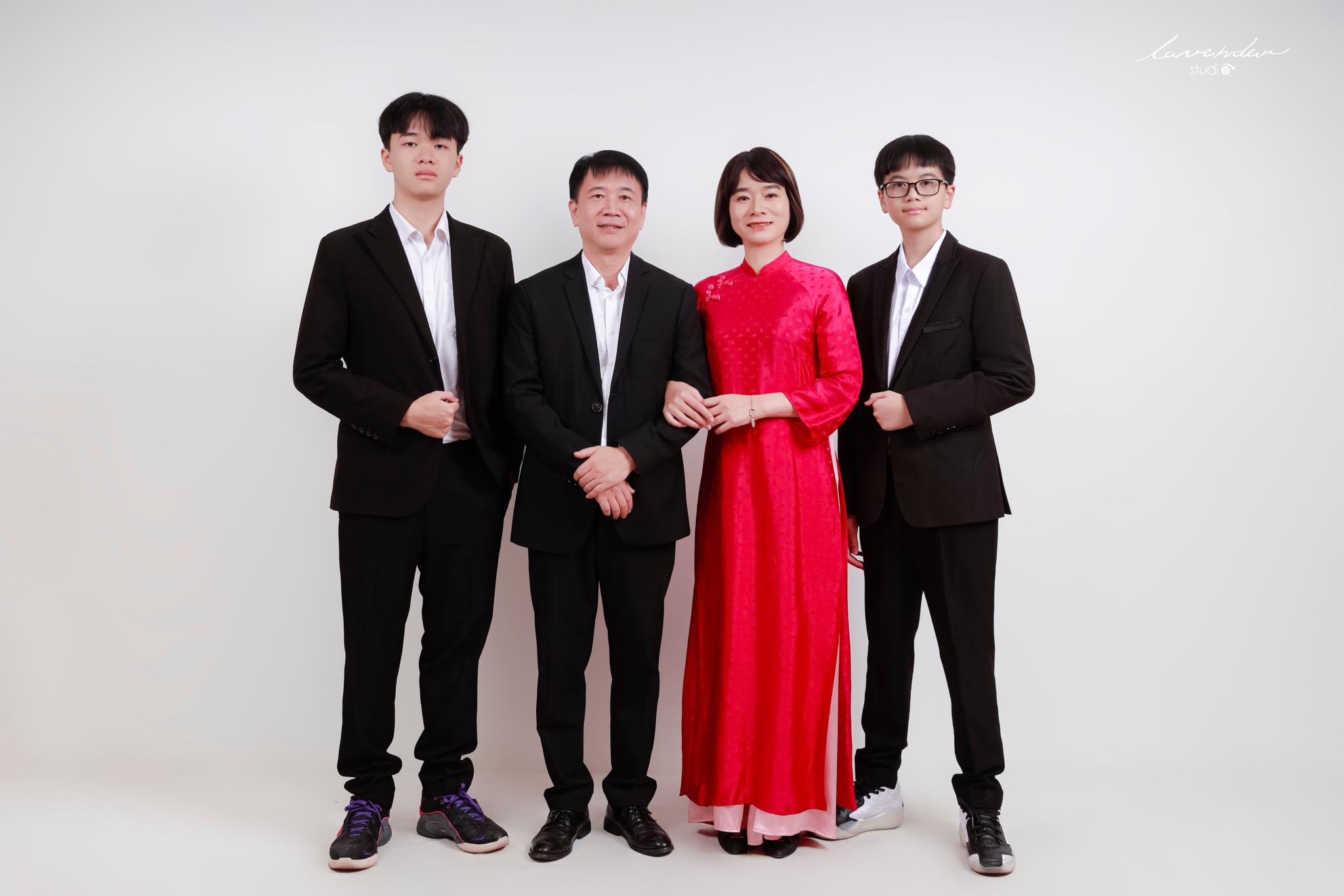 Các studio tăng cường ekip phục vụ nhu cầu chụp ảnh gia đình dịp Tết Nguyên Đán