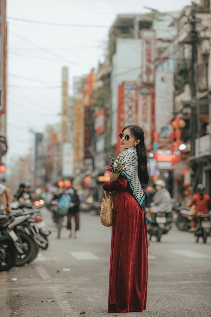 Tạo Dáng Chụp Ảnh Áo Dài Tết 2026-2027 Vừa Truyền Thống Vừa Hiện Đại