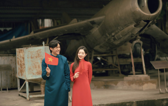 Chụp ảnh couple áo dài chân dung cho dịp kỷ niệm tình yêu 2026
