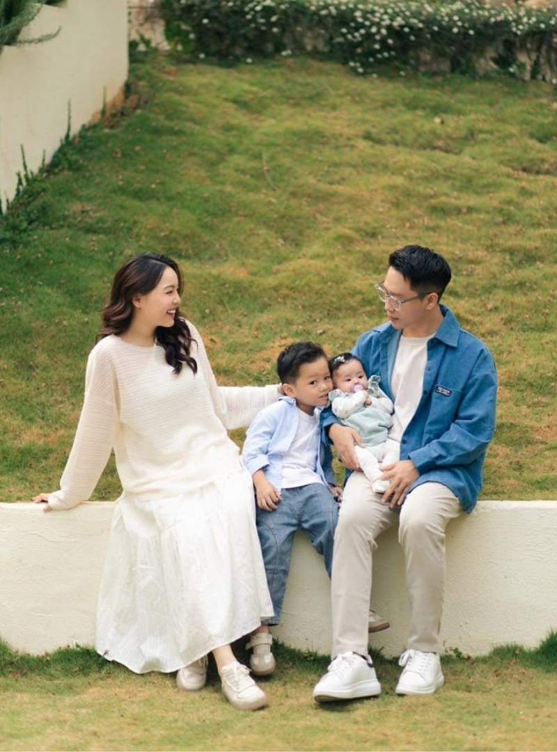 Chụp Ảnh Gia Đình Mùa Hè Tại Đà Nẵng Với Khung Cảnh Tuyệt Đẹp