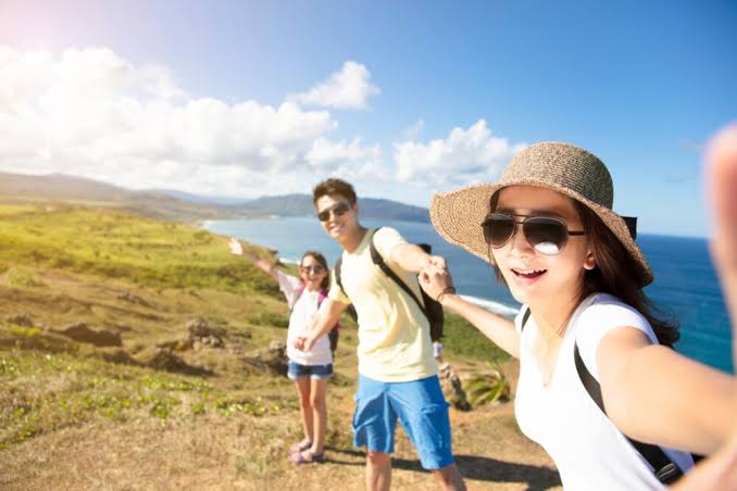 Chụp Ảnh Gia Đình Mùa Hè Tại Đà Nẵng Với Khung Cảnh Tuyệt Đẹp